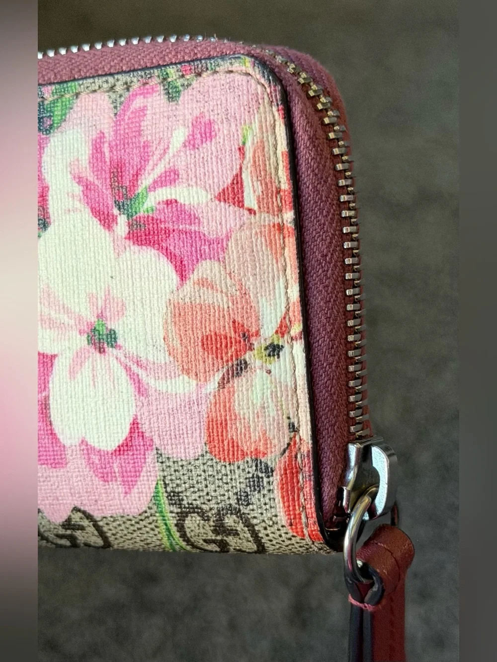 Gucci blooms zip around card case